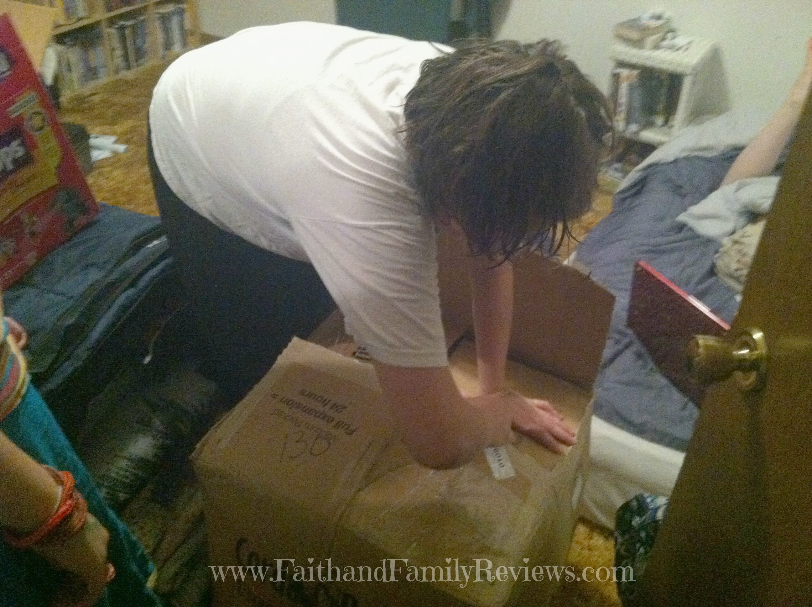 B opening CordaRoy's Box_